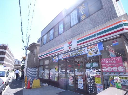 セブン-イレブン ＪＲ芦屋駅前店：803m