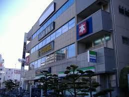 ﾌｧﾐﾘｰﾏｰﾄ 高速長田駅前店：327m