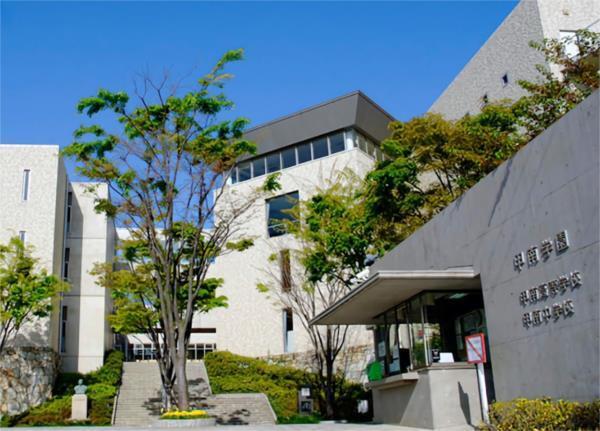 甲南高等学校・中学校：909m