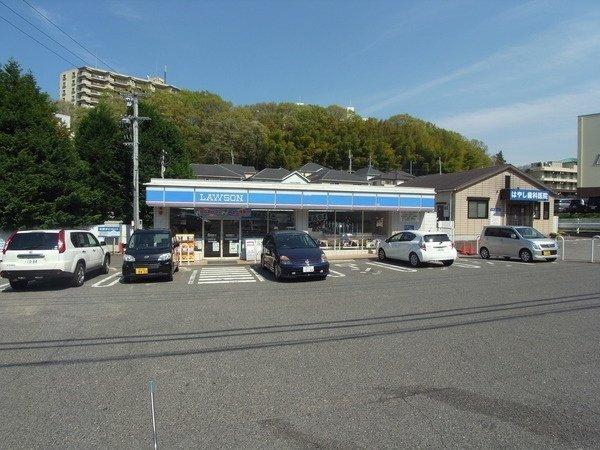 ﾛｰｿﾝ 山の街店：1937m