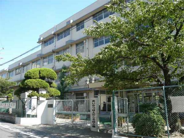 浜脇中学校：895m