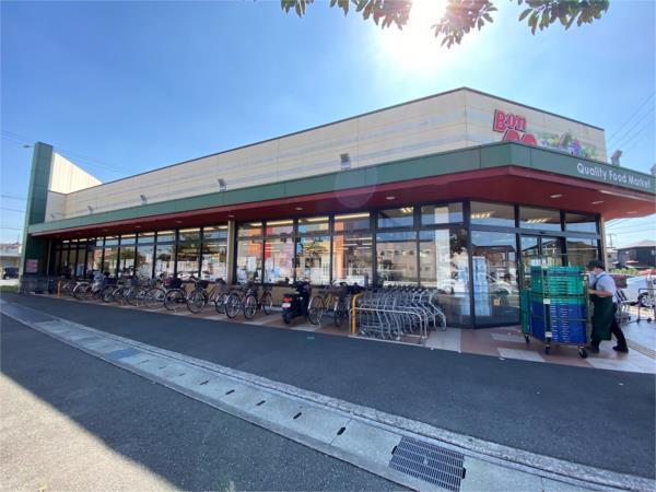 ボンマルシェ南条店：2076m