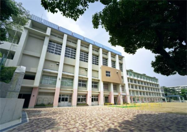池田小学校：98m