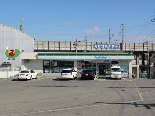 ﾌｧﾐﾘｰﾏｰﾄ 柳屋白水東店：676m