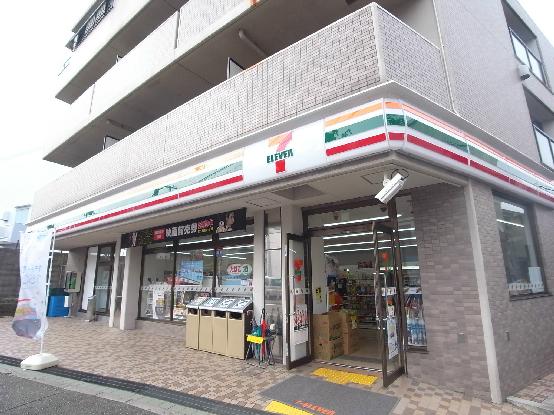 ｾﾌﾞﾝｲﾚﾌﾞﾝ 神戸泉が丘店：952m