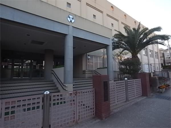 灘小学校：82m