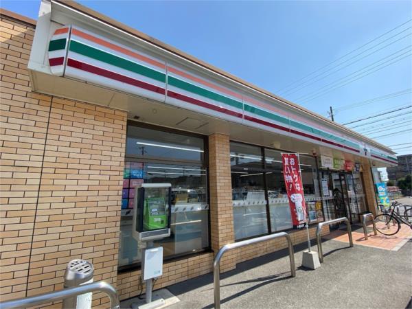 ｾﾌﾞﾝｲﾚﾌﾞﾝ 姫路鎌倉町店：409m