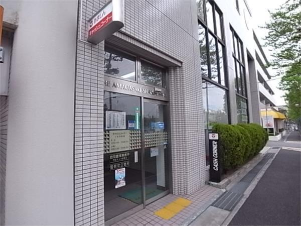尼崎信用金庫：738m