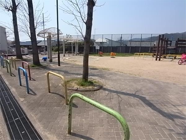 中山手公園：349m