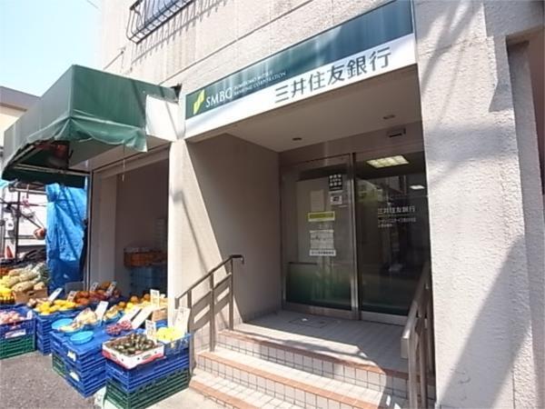 三井住友銀行：565m