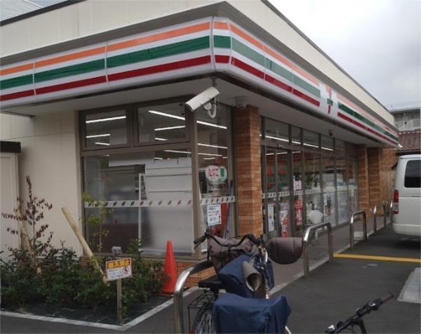 セブンイレブン 西宮花園町店：220m