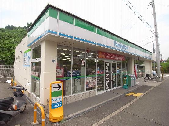 ファミリーマート　鹿の子台南町店：3141m