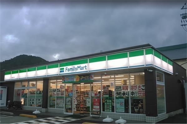 ファミリーマート 西脇上野店：606m