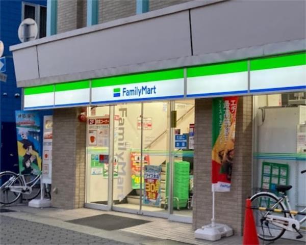 ファミリーマート 西宮甲子園口北町店：320m