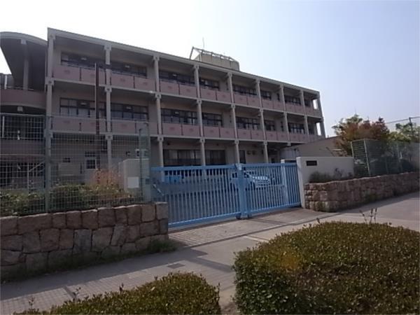 六甲アイランド小学校：629m