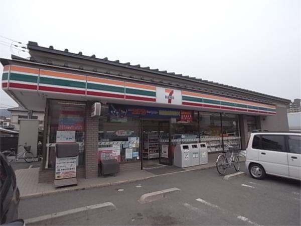 セブンイレブン 神戸新在家南町３丁目店：392m