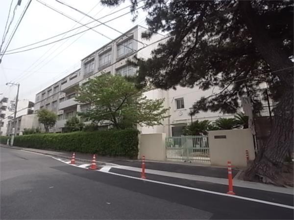 神戸市立御影中学校：255m
