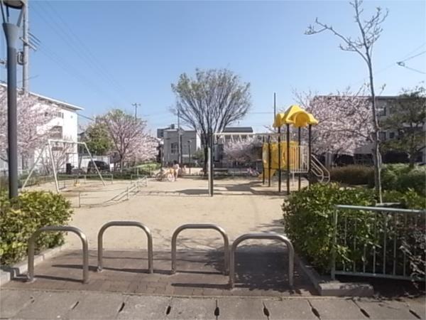 泉通公園：128m
