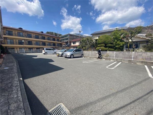 アウローラ 駐車場