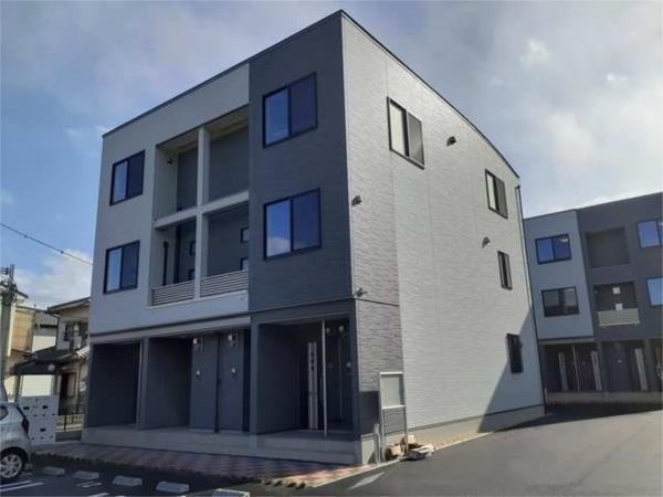 姫路駅より徒歩29分 築5年6ヶ月 3階建の賃貸物件