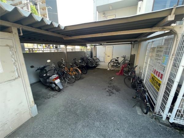 エクセルハイツ 駐車場