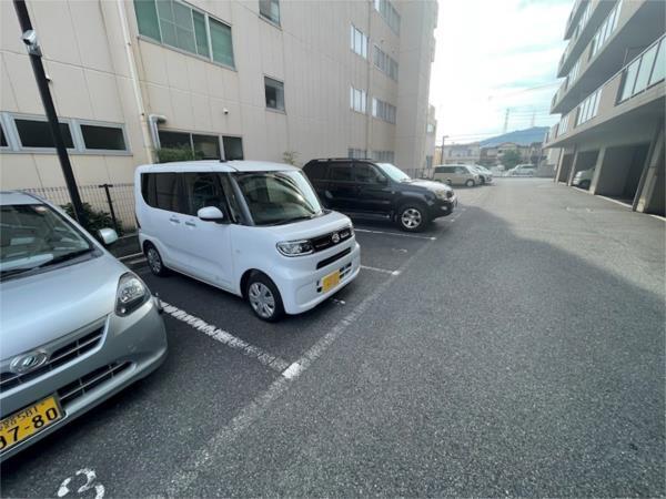 メゾン白浜 駐車場