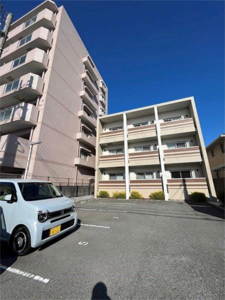 シャトー揚羽 駐車場