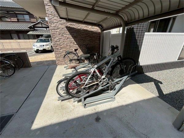 クレール 駐車場