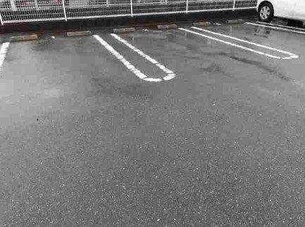 グラン　アウローラII 駐車場