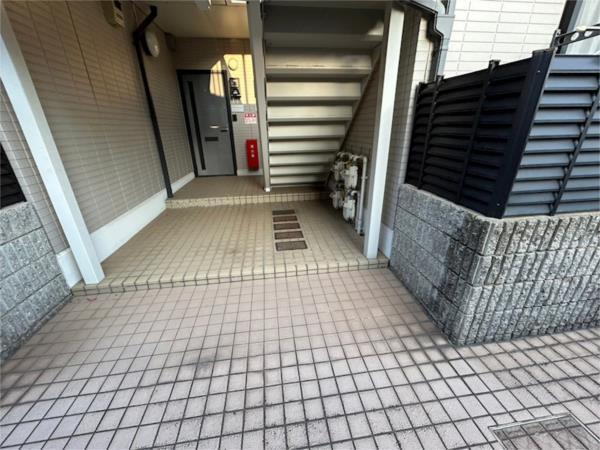 メゾンヴィオレット エントランス