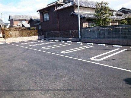 ブルーマウンテンII 駐車場