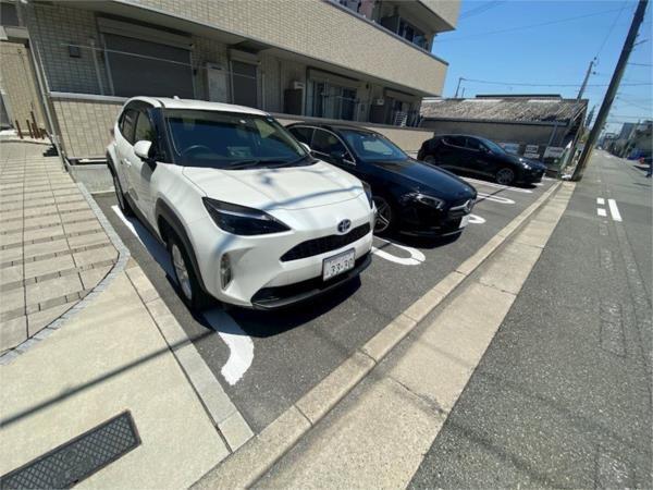 カーサクレア神屋町 駐車場