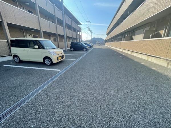 セジュール東阿保　A棟 駐車場