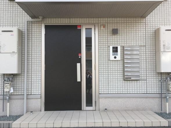 Villa正門通　B棟 エントランス