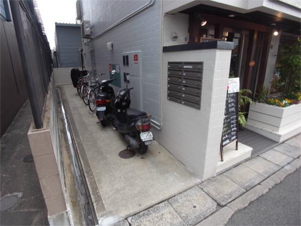 シンプルライフ本山 エントランス