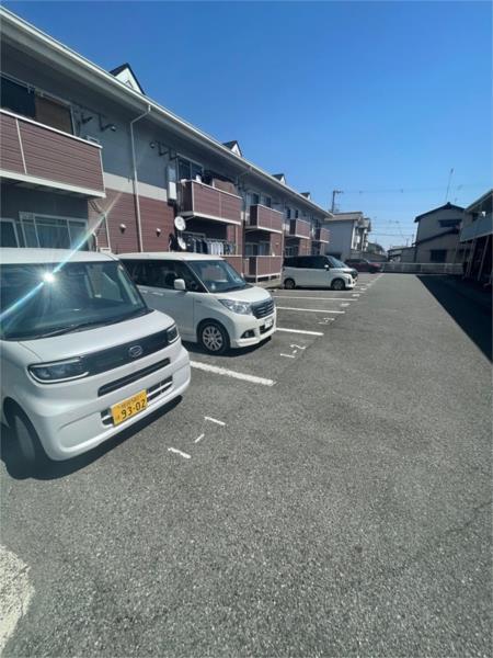 玲巧−ハイツ2 駐車場