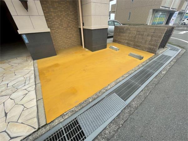 サクラメント駅南大路 駐車場
