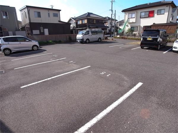 フラン・セーヌ　II番館 駐車場