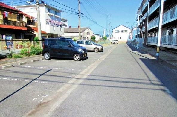 ビレッジハウス城東2号棟 駐車場