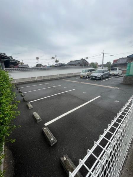 エヴァン　ヴェール 駐車場