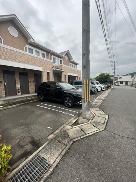 ユートピー・エイト 駐車場