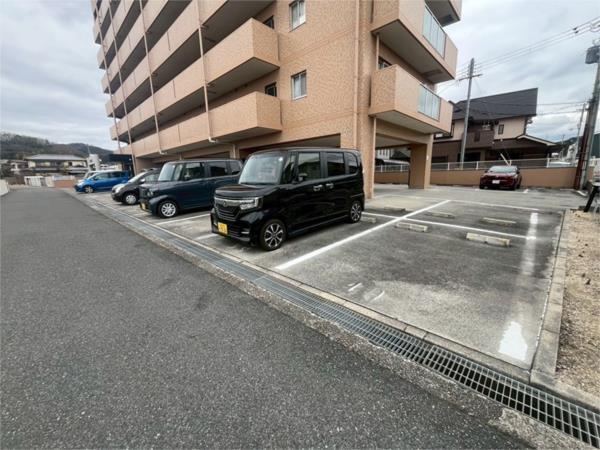 サンヴェール坊垣 駐車場