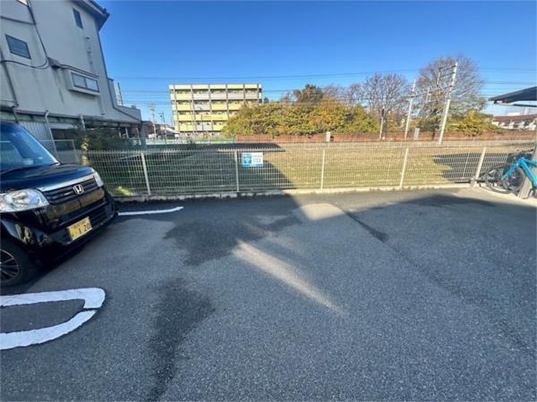 ラフィーネ亀山 エントランス