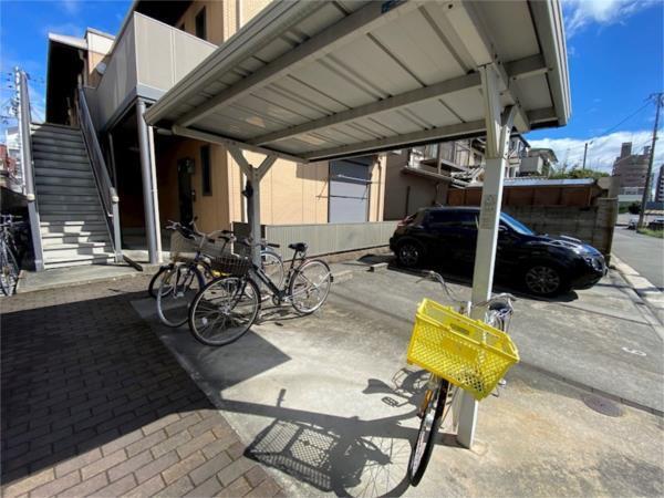 シャーメゾン延末 駐車場