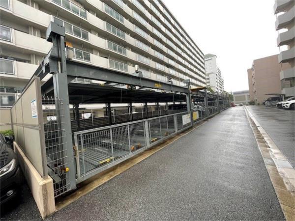 アルファステイツ野里 駐車場