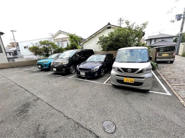 メゾンドバレー 駐車場