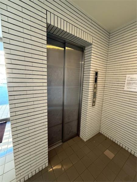 ツルトスコII番館 エントランス