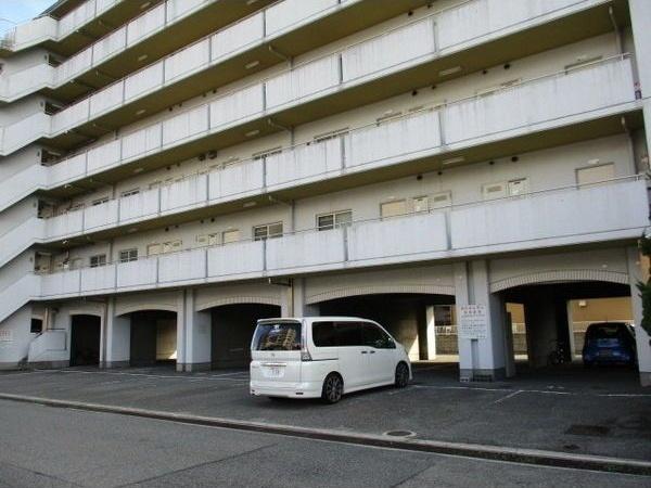 ハイツ野田 駐車場