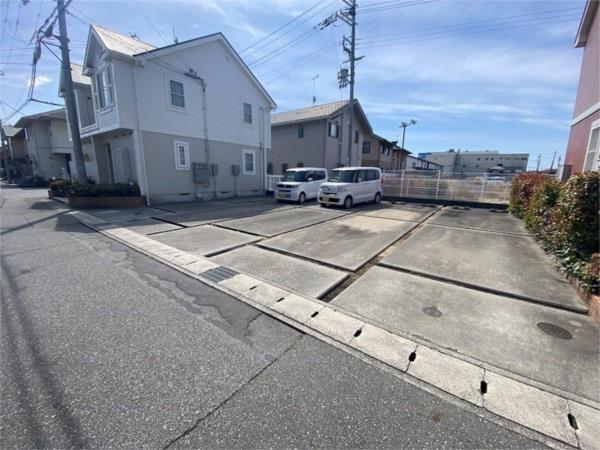 サニー・ミキＡ 駐車場