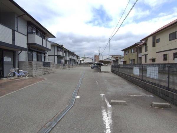 サンアベニュー田寺　２ 駐車場